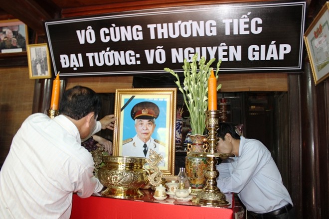 Bàn thờ tướng Võ Nguyên Giáp tại quê nhà